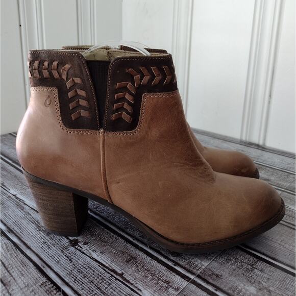 OluKai | NEW Kamahoi Heeled Ankle Boots in Clay (Brown Leather) Size Women's 9 - Picture 2 of 16